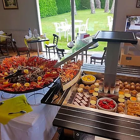 Restaurant Les Bruyeres Hotel 2*