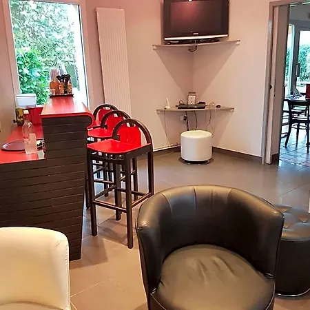 Restaurant Les Bruyeres Отель 2*