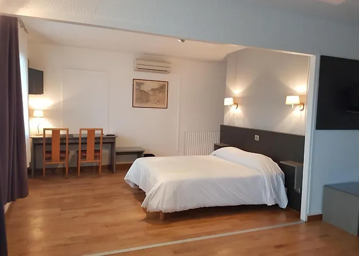 Restaurant Les Bruyeres Hotel