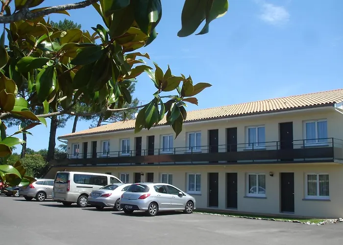 Restaurant Les Bruyeres Hotel 2*