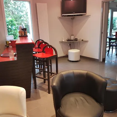 Hotel Restaurant Les Bruyères 2*